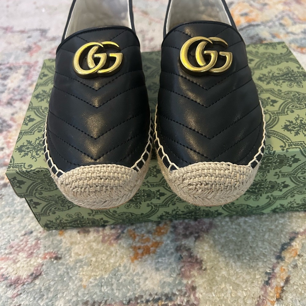 Gucci Black Espadrille Loafers with Gold Accent - Picture 4 of 12